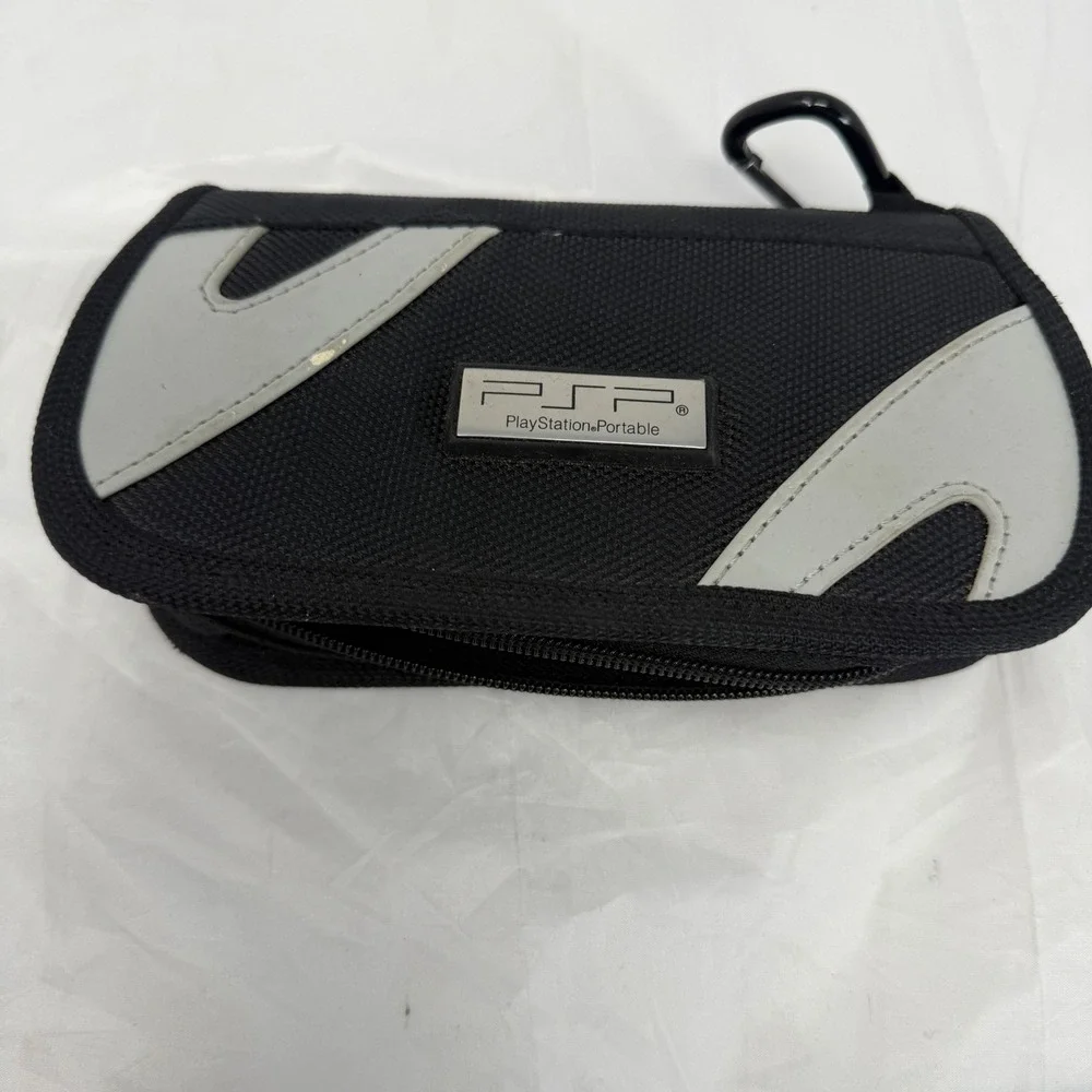 Sony PlayStation Portable PSP Black Nylon Zippered Travel Case with Carabiner